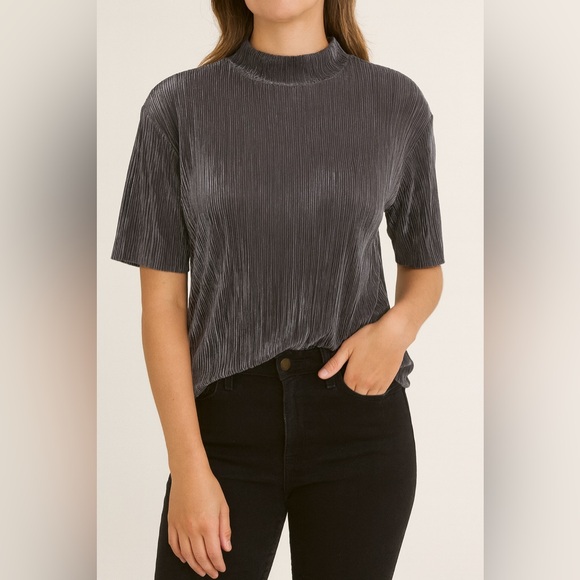 Zara Gray Pleated Top Women’s Large | Short Sleeve Mock Neck Blouse - Picture 1 of 4